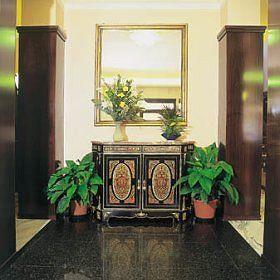 La Pace Hotel